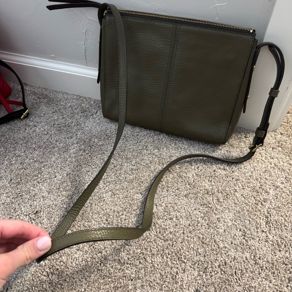 Fossil Gemma Crossbody - Picture 4 of 8